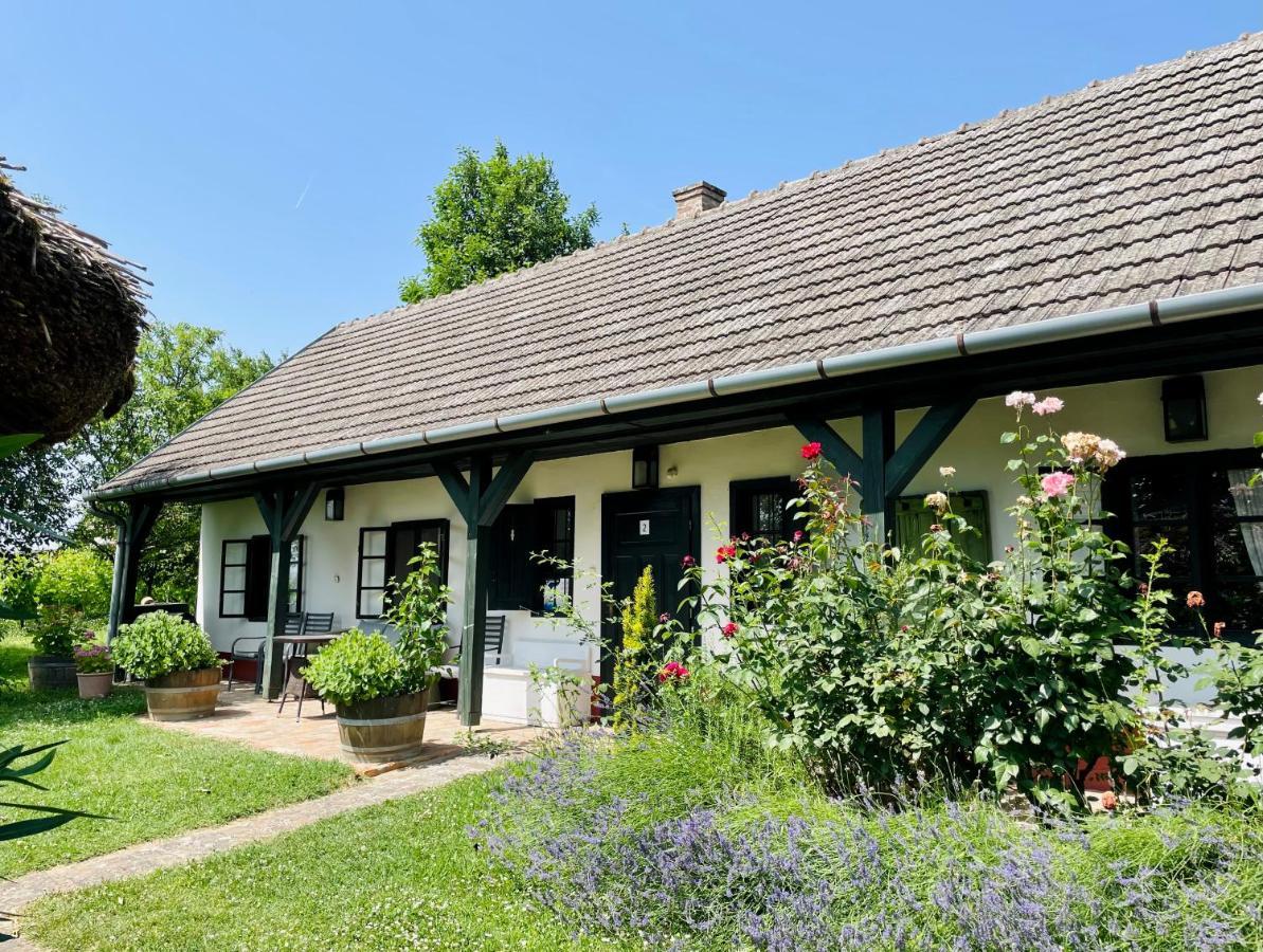 Lelle Vineyard Cottages บาลาตอนแลลเล ภายนอก รูปภาพ